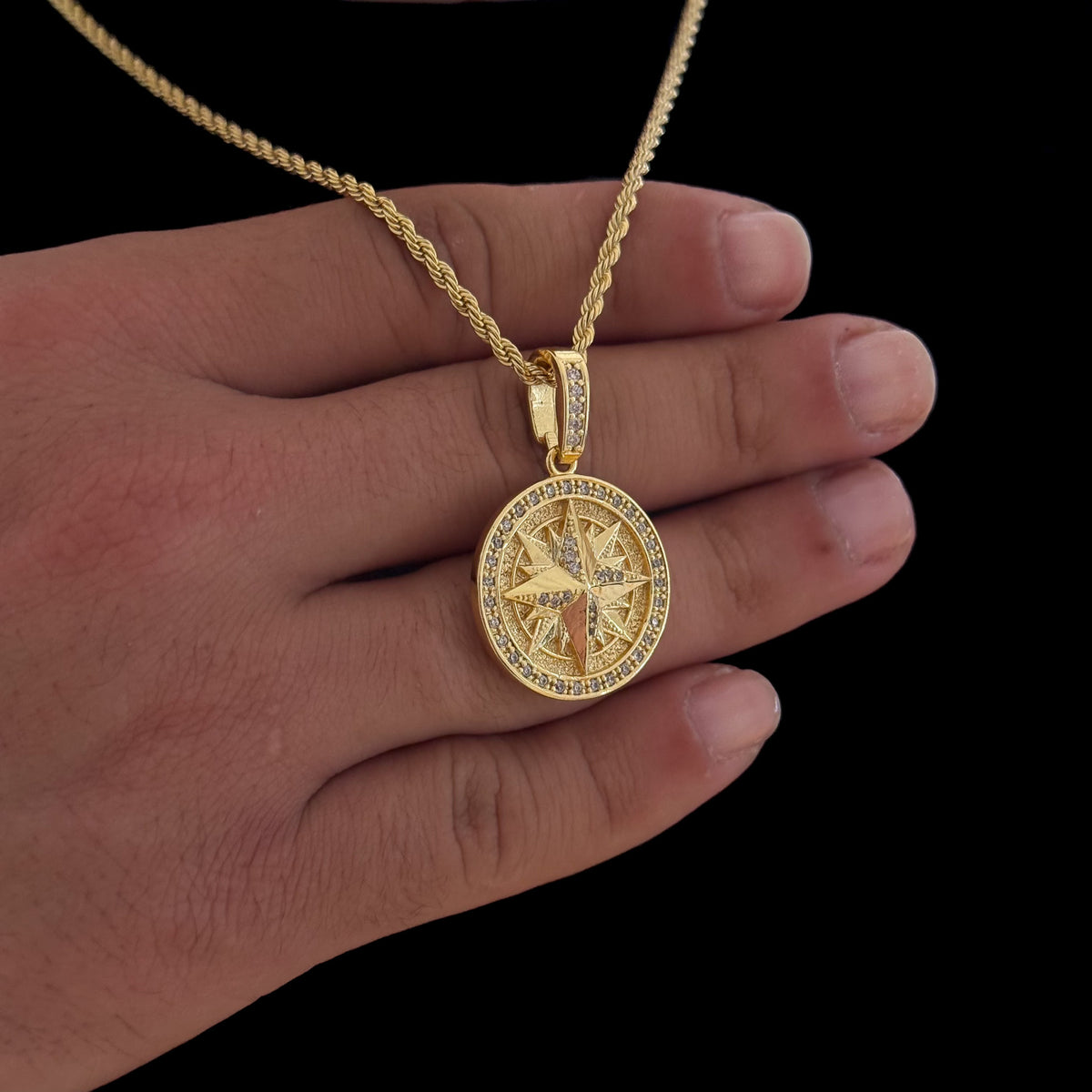 Colar Medalha Rosa Dos Ventos Cravejado P - Corrente Baiana Banhado A Ouro 18k