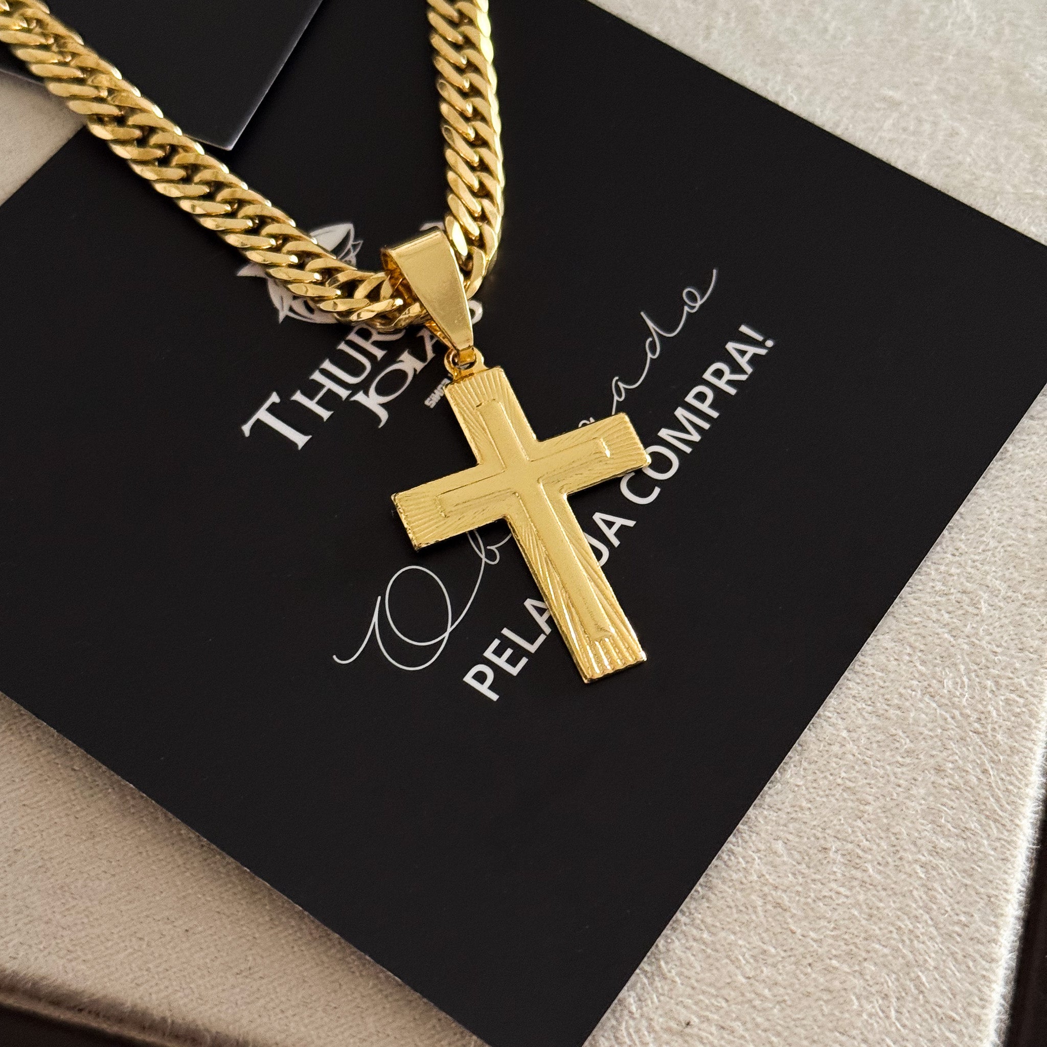 Colar Crucifixo Em Alto Relevo - Corrente Lacraia Banhado A Ouro 18k