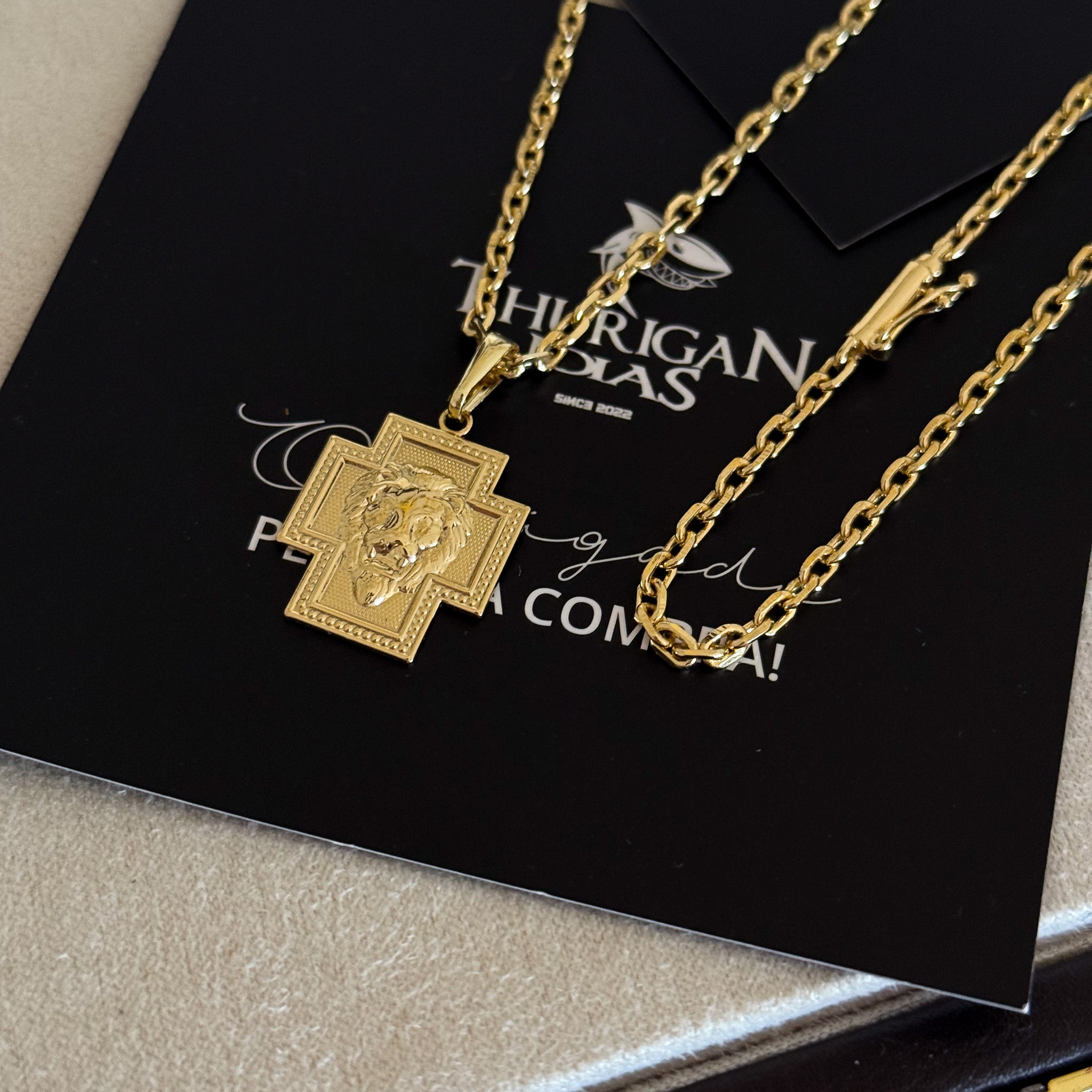 Colar Crucifixo Leão Judá - Corrente e Pulseira Cadeado 2mm Banhado A Ouro 18k