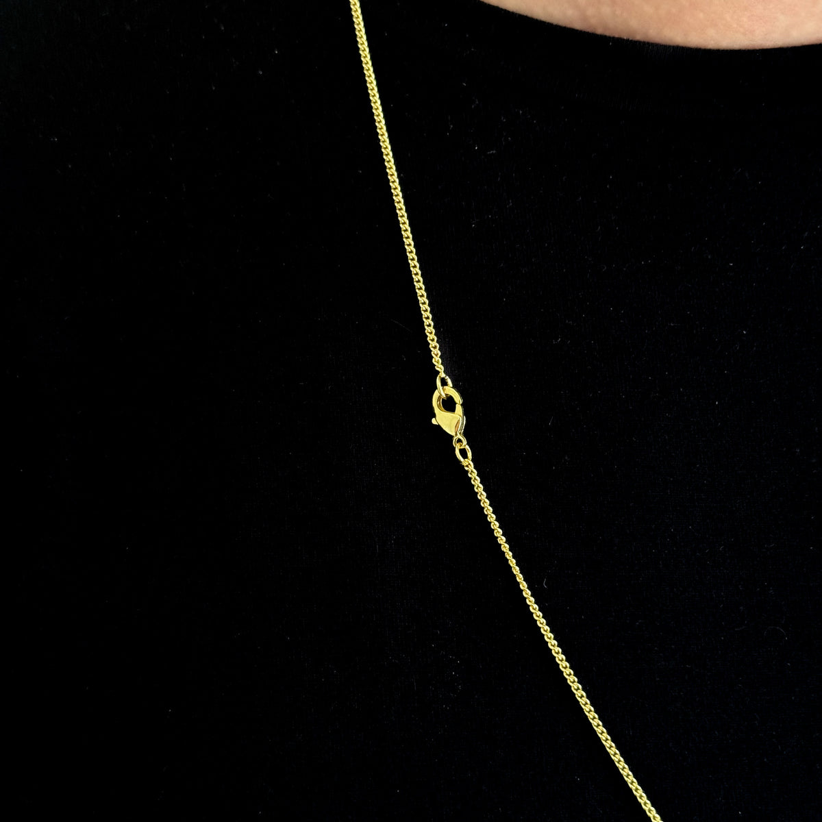 Colar Plaquinha Crucifixo Vazado - Corrente Grumet Banhado A Ouro 18k