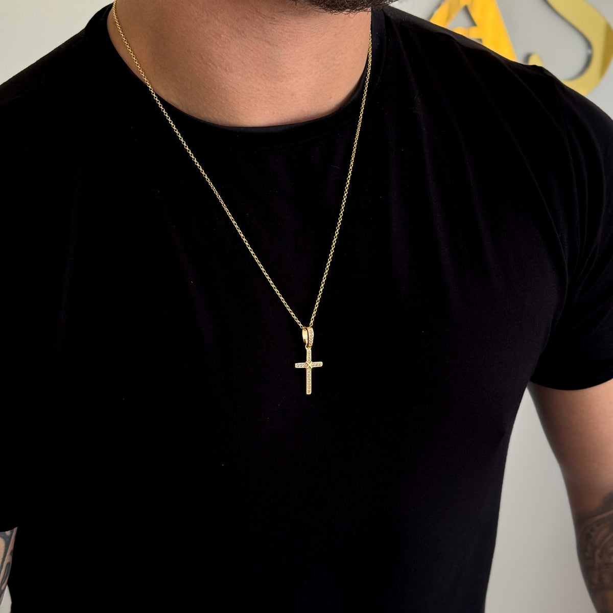 Colar Crucifixo Amarrado - Corrente Elo Português e Pulseira Elo Português Trevo Ônix Banhado A Ouro 18k