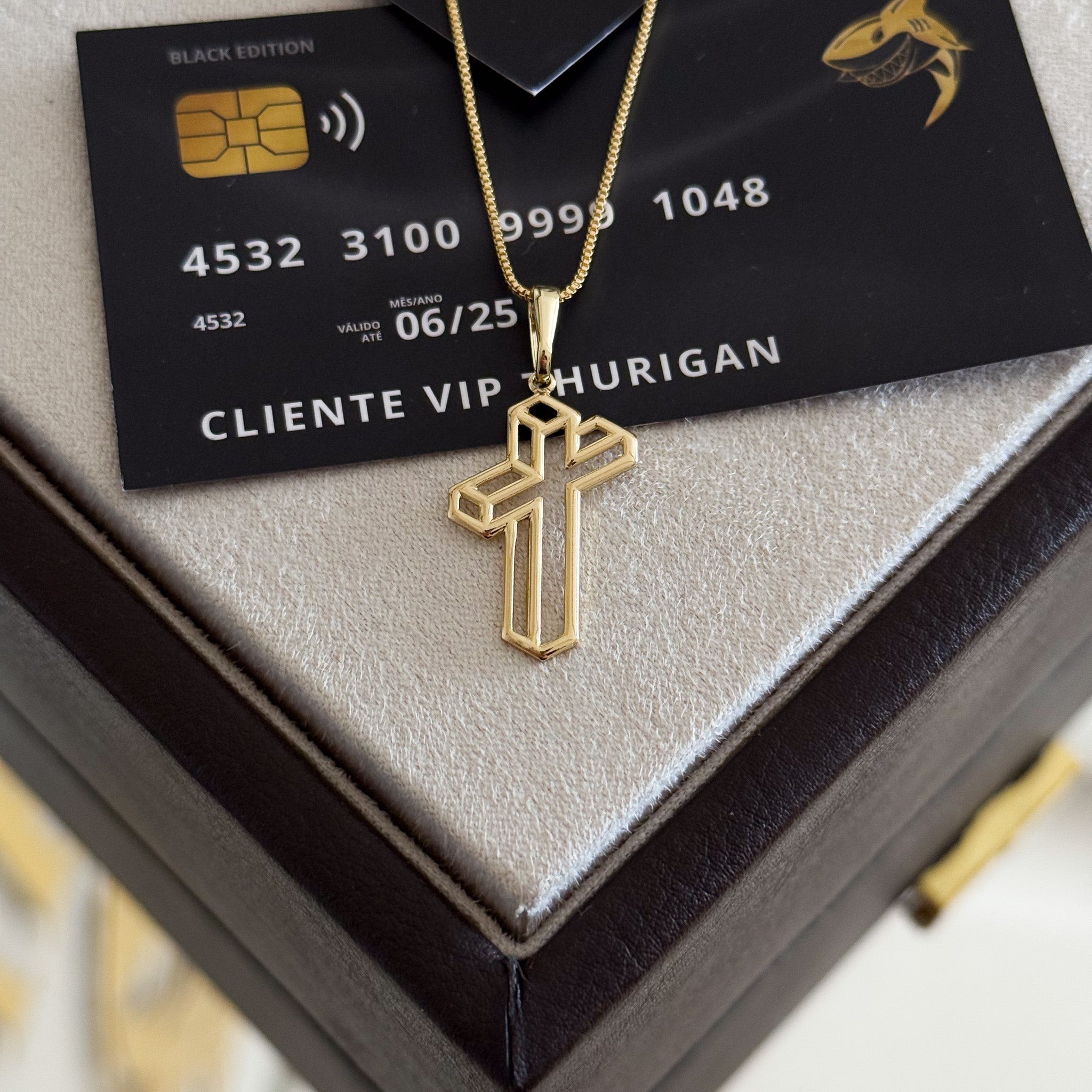 Pingente Crucifixo 3D 2,8x1,9cm Banhado A Ouro 18k