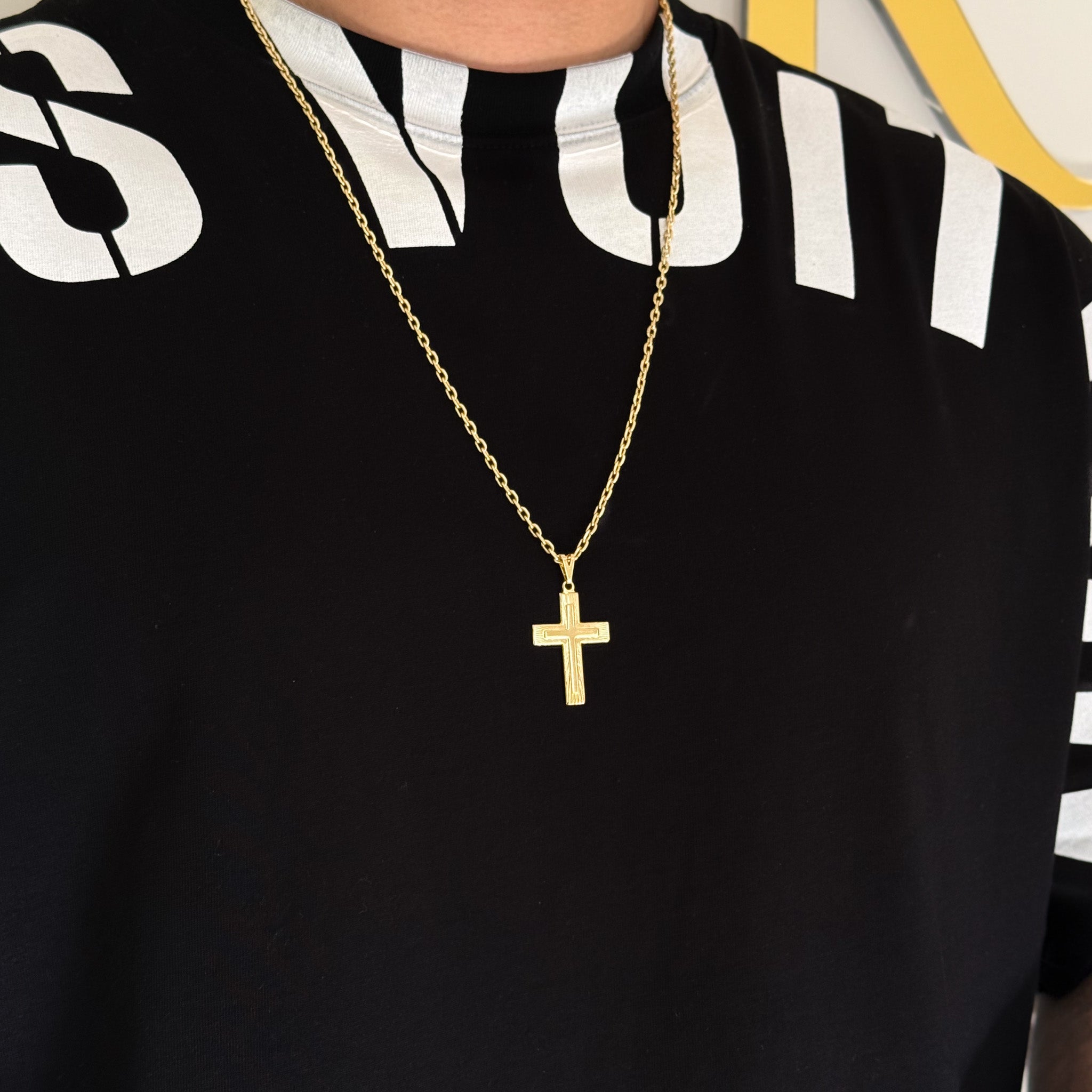 Colar Crucifixo Em Alto Relevo - Corrente e Pulseira Cadeado Banhado A Ouro 18k