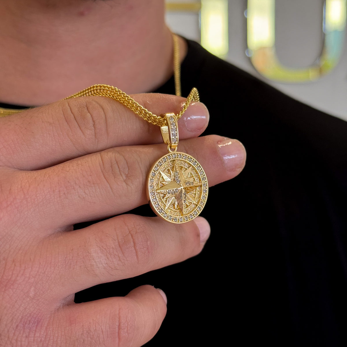 Colar Medalha Rosa Dos Ventos Cravejado P - Corrente Grumet Dupla Banhado A Ouro 18k