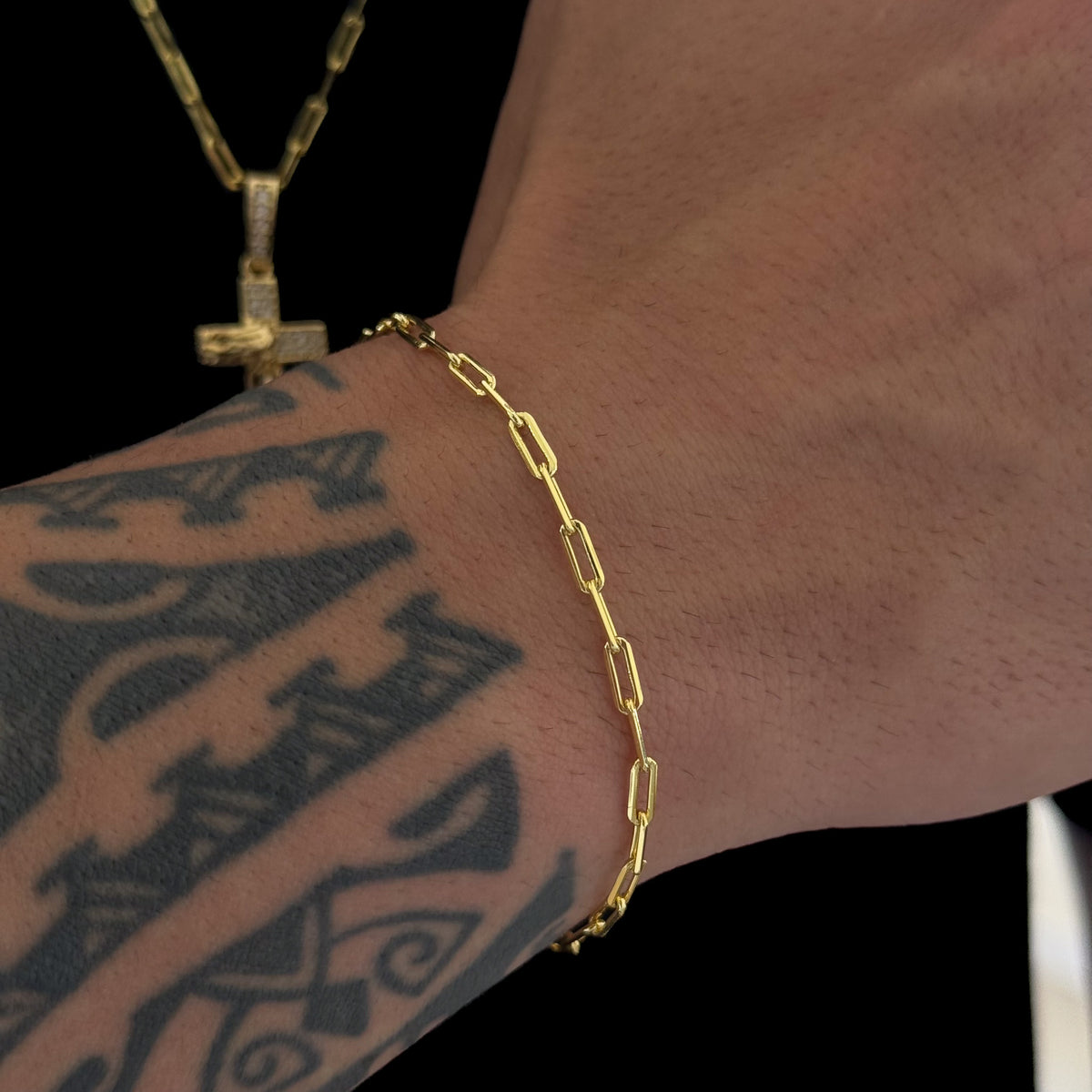 Colar Face De Cristo Cravejado P - Corrente e Pulseira Cadeado Alongado Banhado A Ouro 18k
