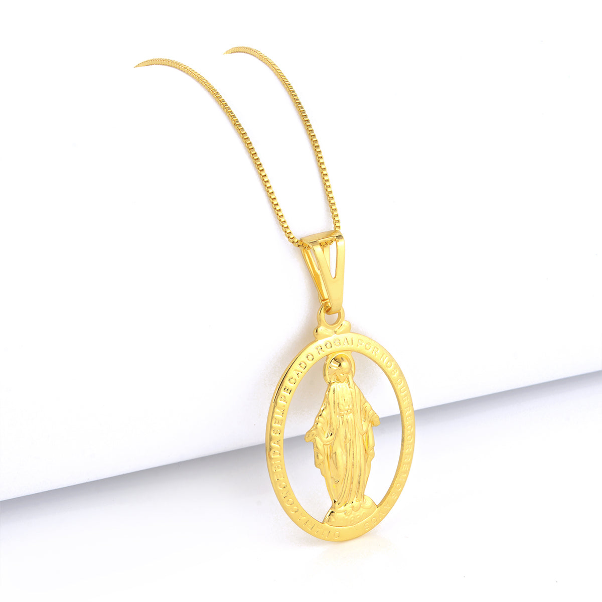 Pingente Plaquinha Oval N. Sra. Das Graças Vazado 3,5x2,5cm Banhado A Ouro 18k
