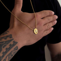 Escapulário Cadeado 1,5mm Jesus Crucificado 7gr 70cm Banhado A Ouro 18k
