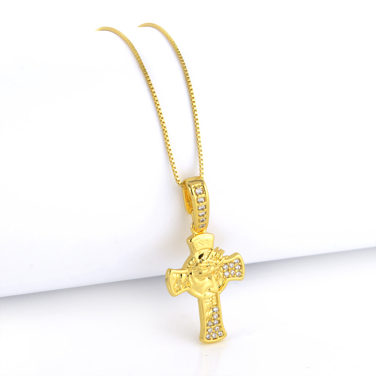 Pingente Crucifixo Face de Cristo Detalhado Cravejado P 2,5x1,5cm Banhado A Ouro 18k