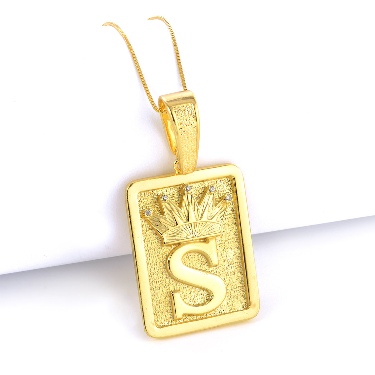 Pingente Plaquinha De Letra Cravejado 4x3cm Banhado A Ouro 18k
