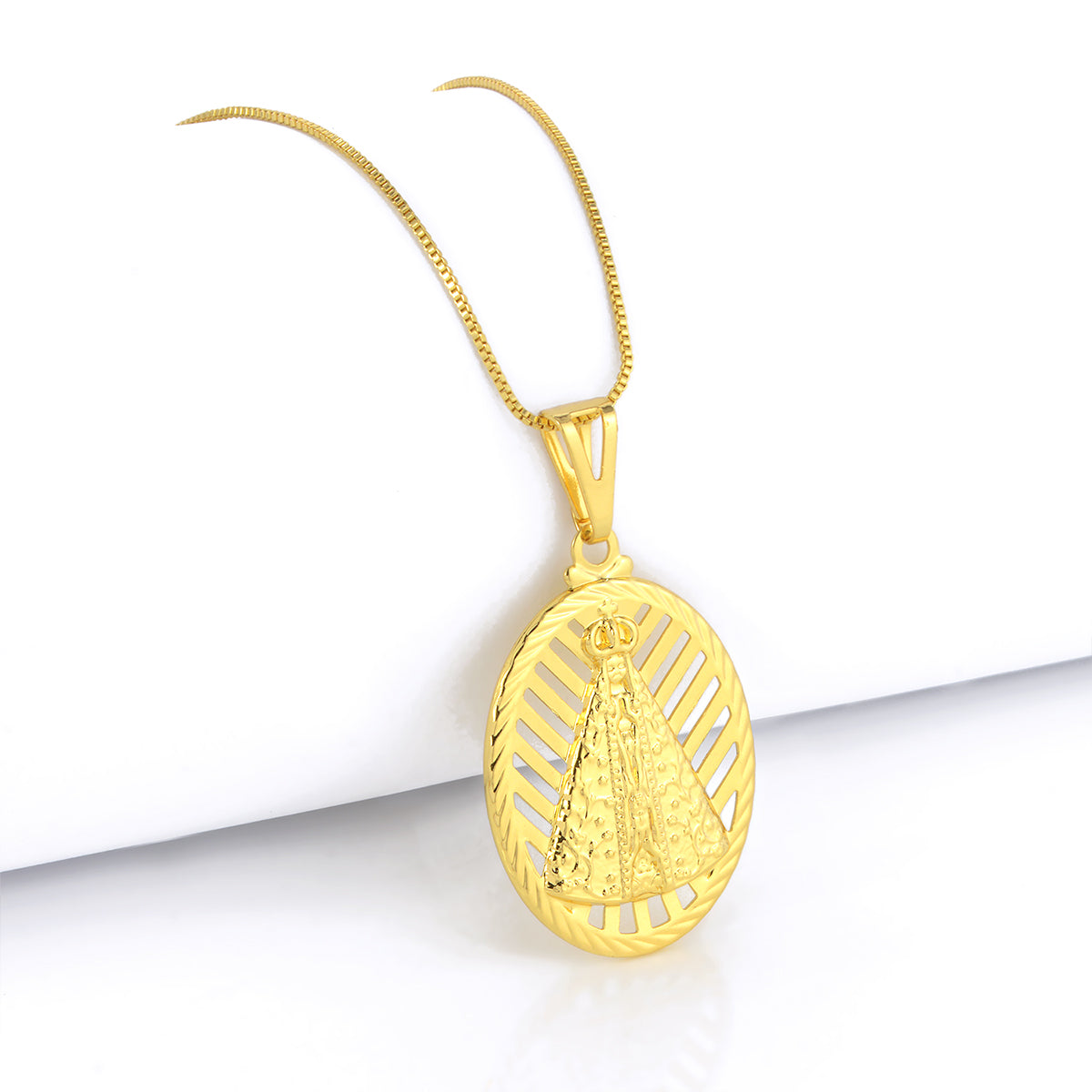 Pingente Plaquinha Oval N. Sra. Aparecida Vazado 3,5x2,5cm Banhado A Ouro 18k