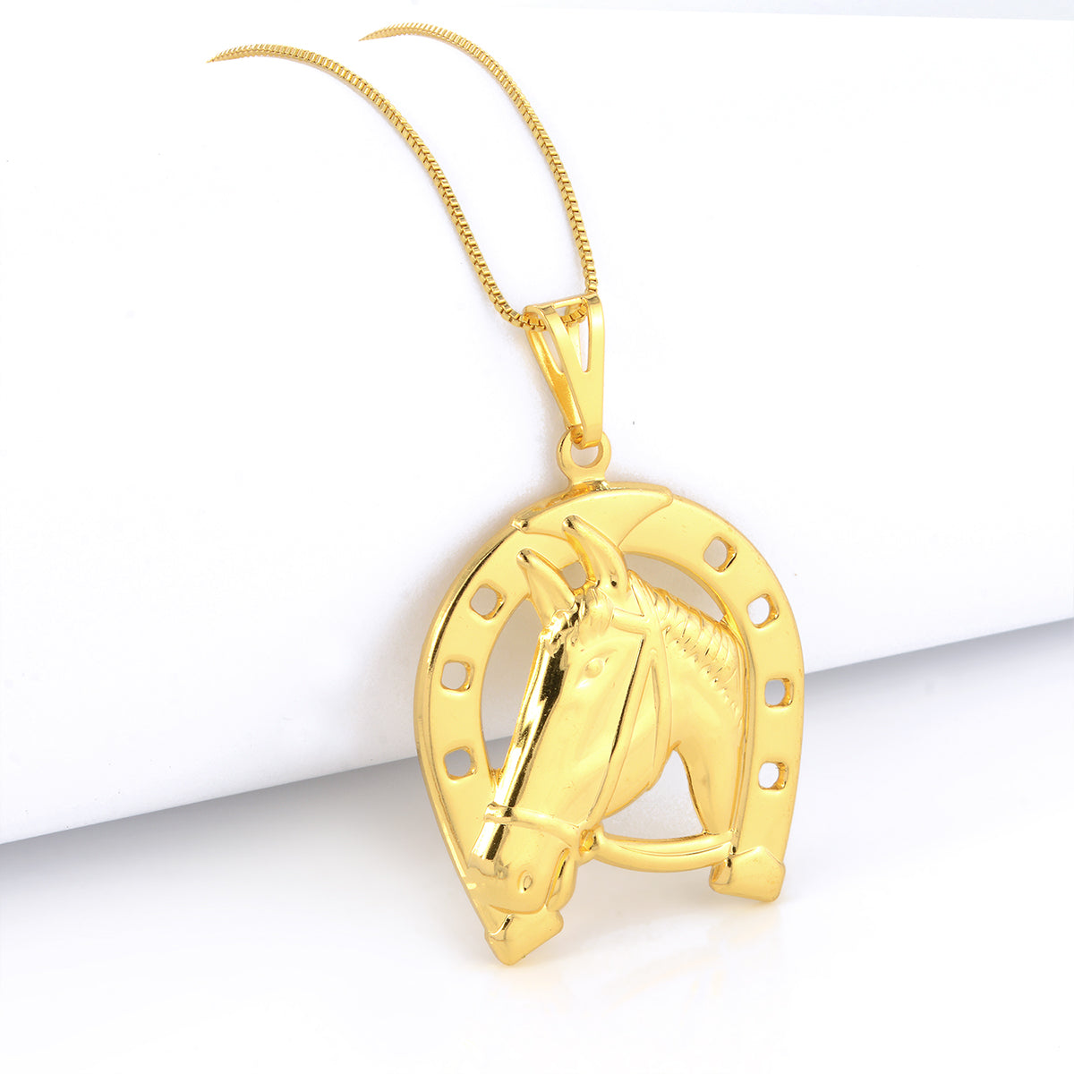 Pingente Ferradura Cavalo Vazado 4x3cm Banhado A Ouro 18k