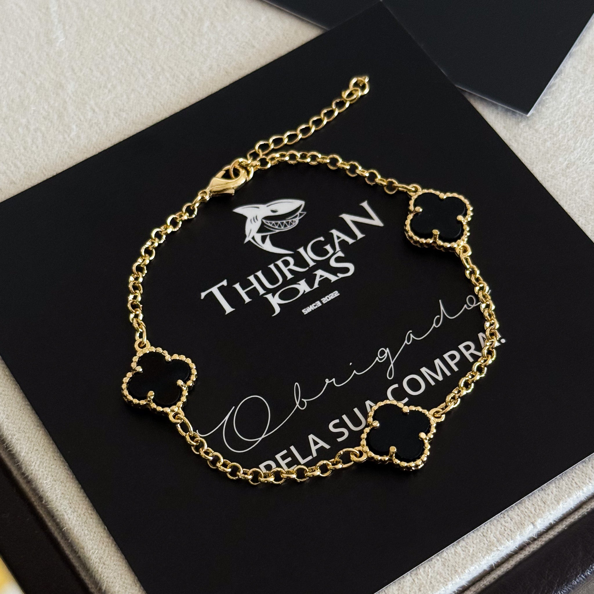 Pulseira Elo Português 2mm Trevo Ônix Banhado A Ouro 18k