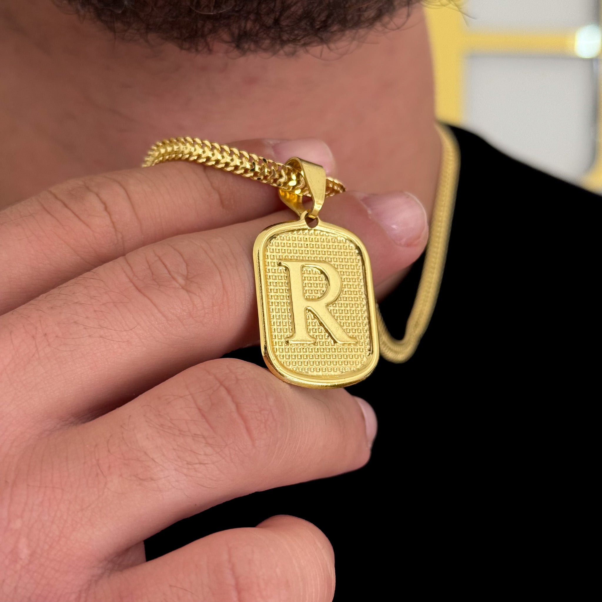 Colar Plaquinha De Letra - Corrente Grumet Dupla Banhado A Ouro 18k