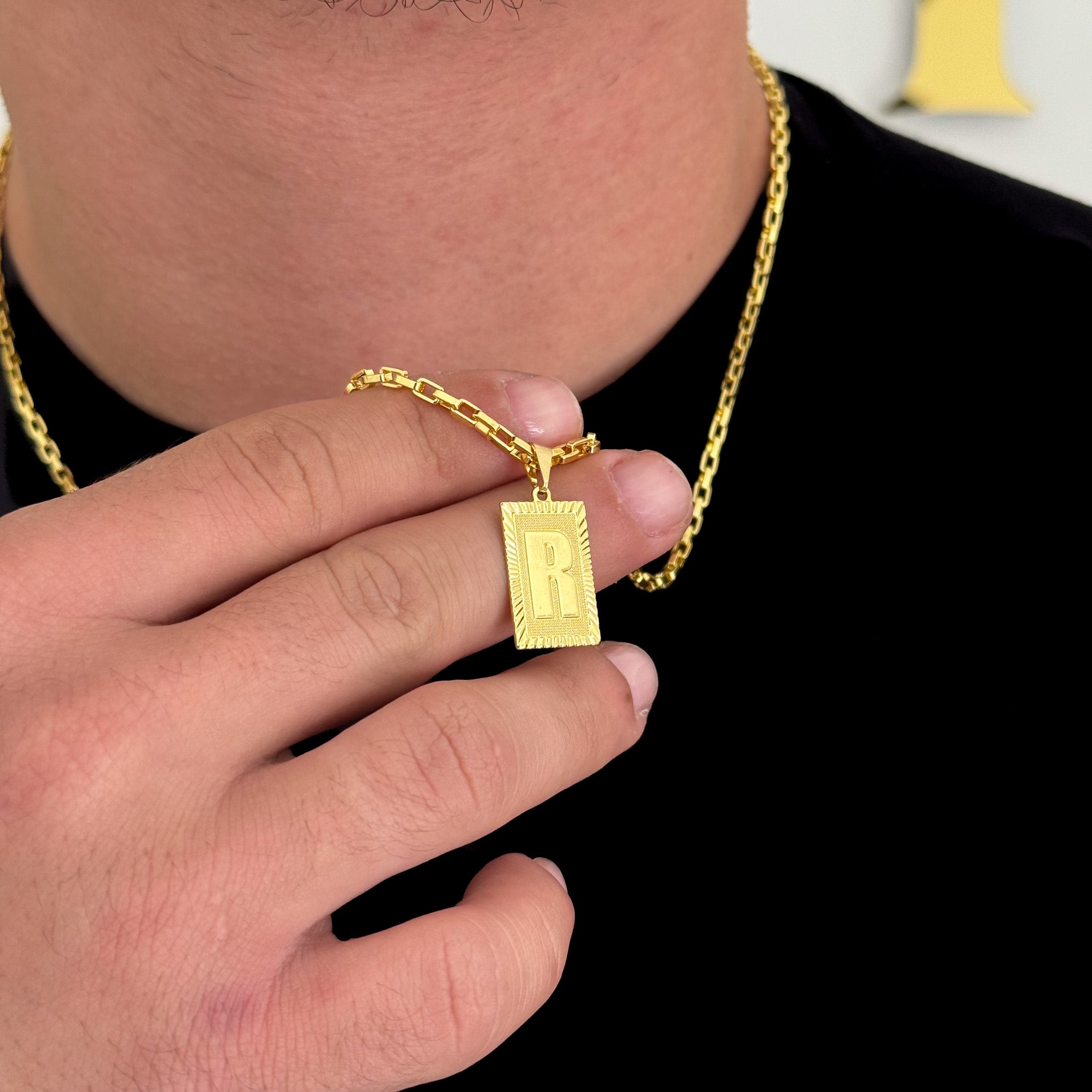 Colar Plaquinha De Letra - Corrente Veneziana Banhado A Ouro 18k