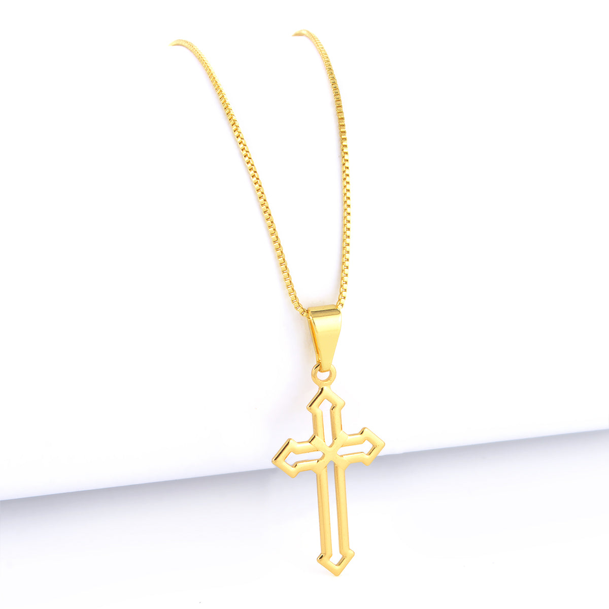 Pingente Crucifixo Detalhado Vazado 3x1,5cm Banhado A Ouro 18k