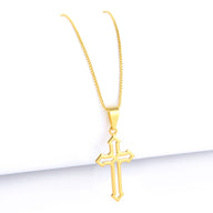 Pingente Crucifixo Detalhado Vazado 3x1,5cm Banhado A Ouro 18k