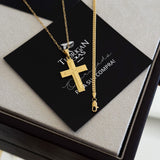 Colar Crucifixo Em Alto Relevo - Corrente Cadeado Alongado e Pulseira Grumet Flat Banhado A Ouro 18k