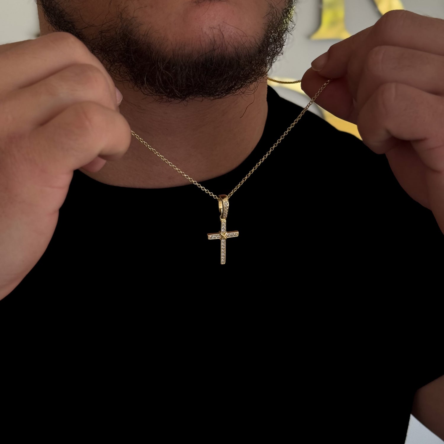 Colar Crucifixo Amarrado - Corrente Elo Português e Pulseira Elo Português Trevo Ônix Banhado A Ouro 18k