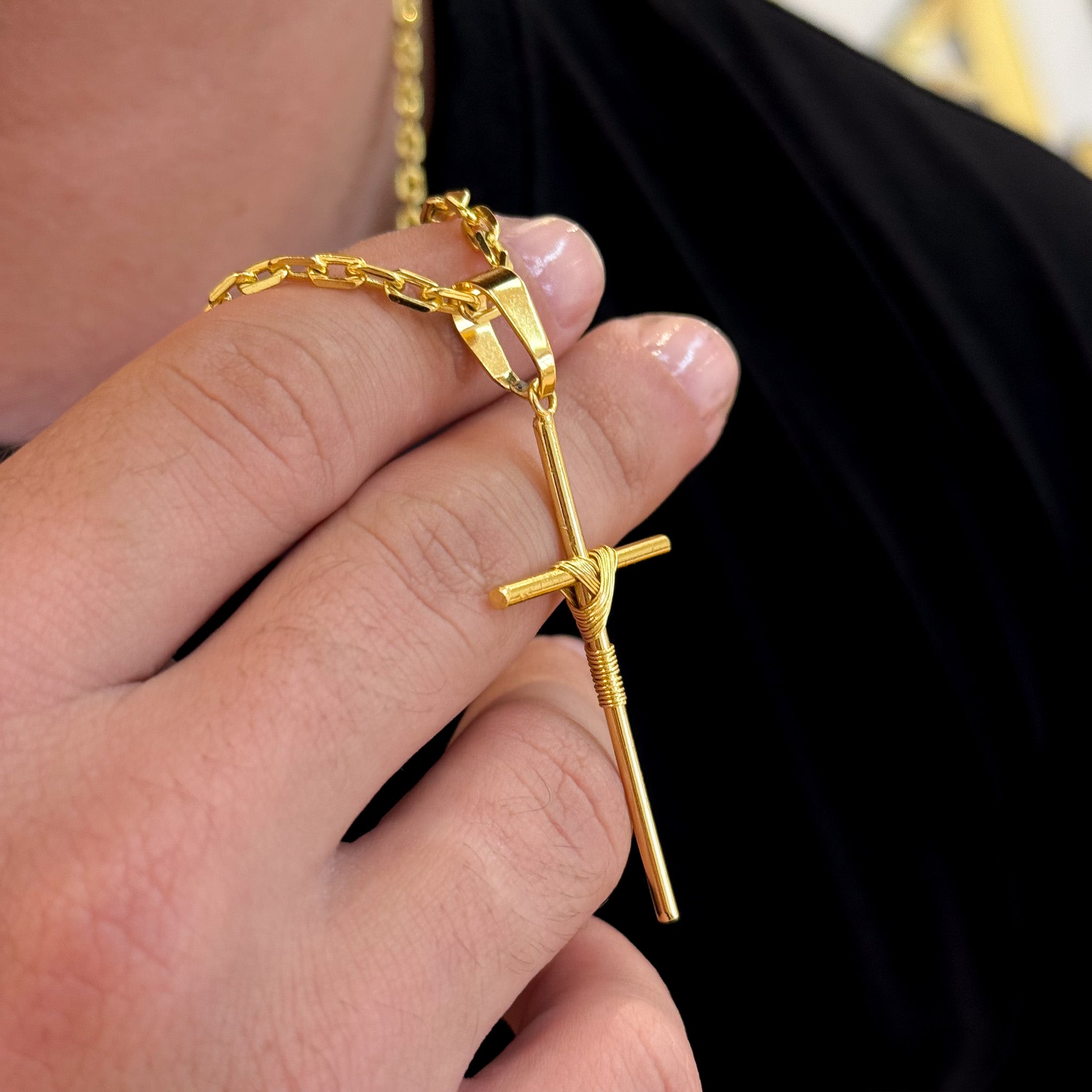 Colar Crucifixo Palito G - Corrente e Pulseira Cadeado Banhado A Ouro 18k