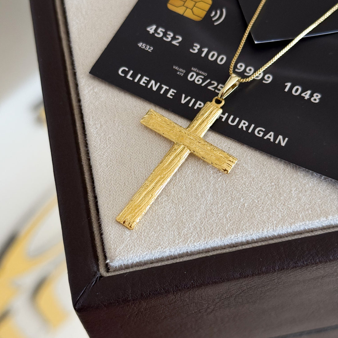 Pingente Crucifixo Lapidado 4,5x3cm Banhado A Ouro 18k