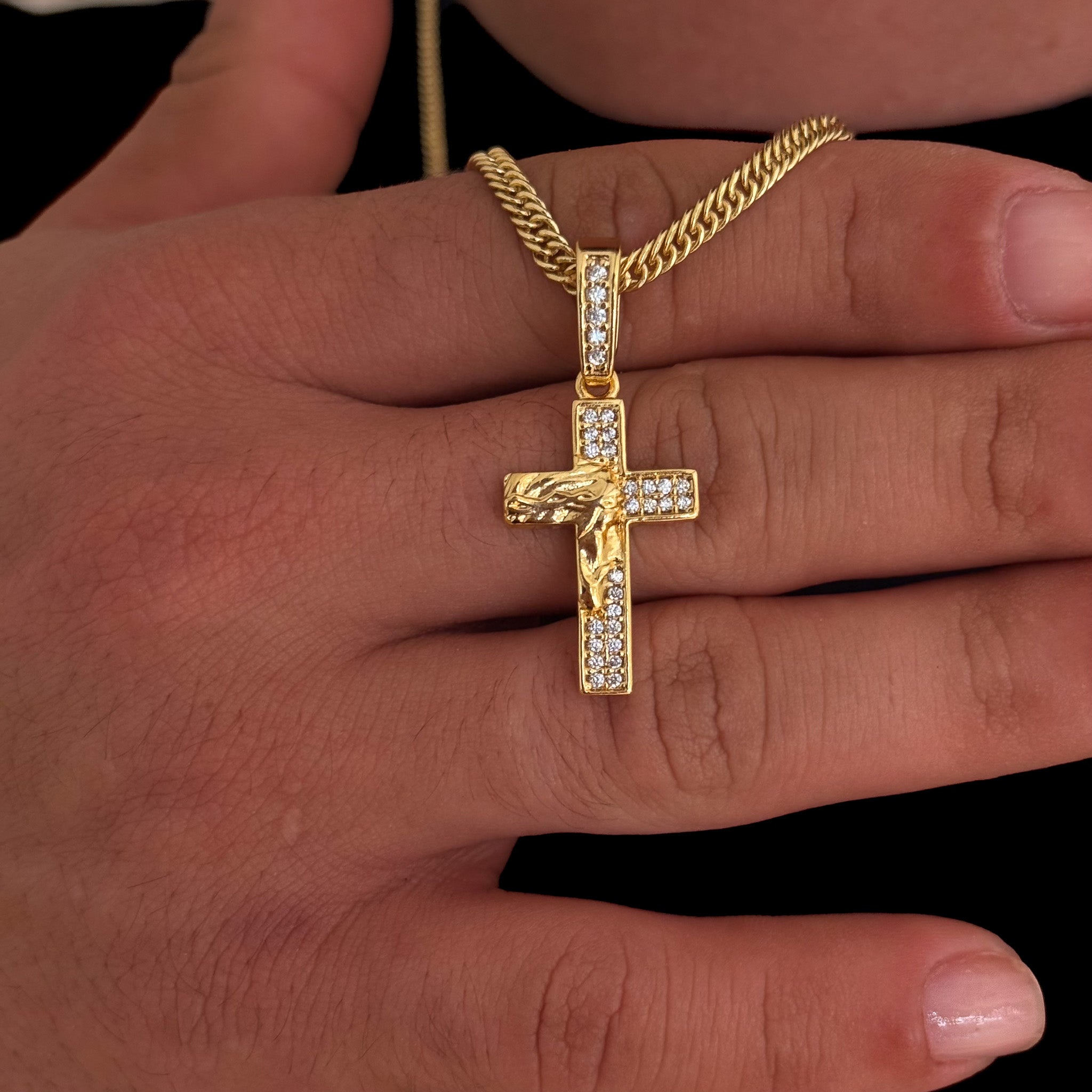 Colar Crucifixo Face De Cristo Cravejado P - Corrente Lacraia Banhado A Ouro 18k