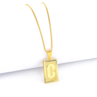 Pingente Plaquinha de Letra 2x1,3cm Banhado A Ouro 18k