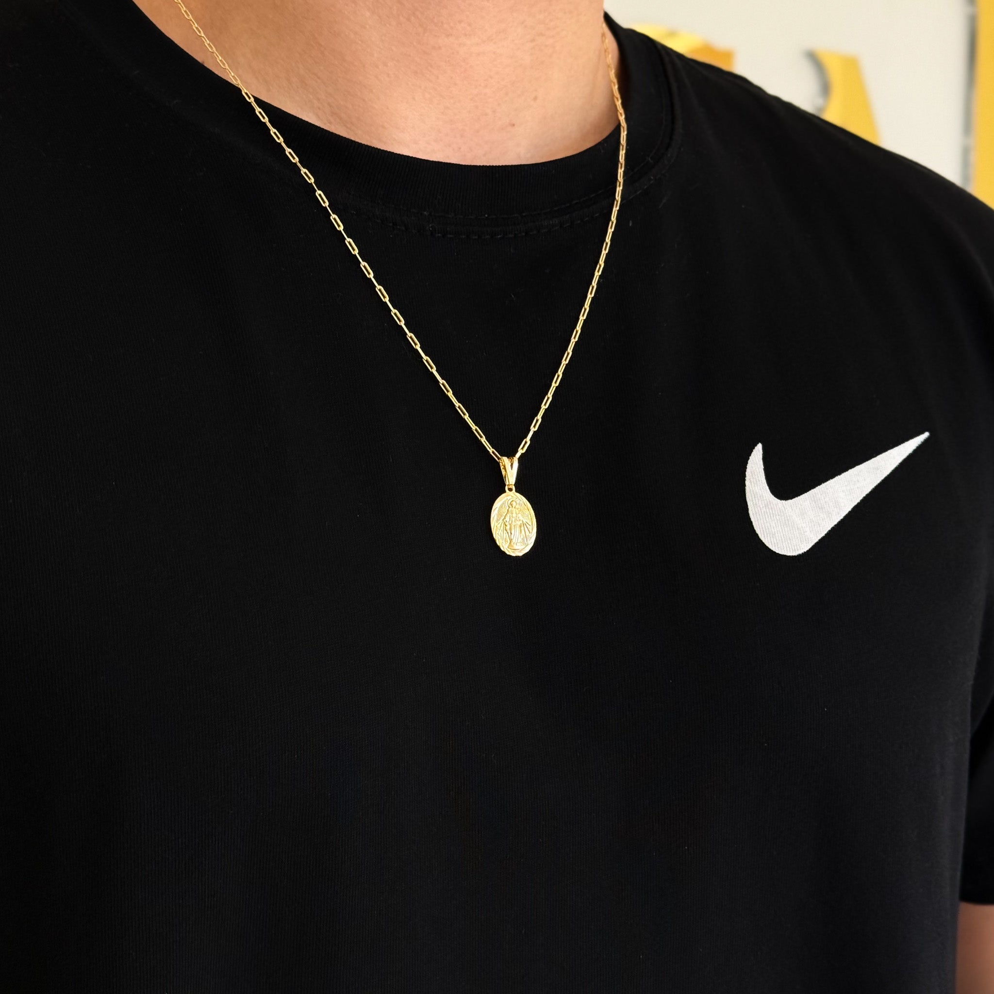 Colar Plaquinha Oval N. Sra. Das Graças - Corrente Cadeado Alongado e Pulseira Piastrine Banhado A Ouro 18k