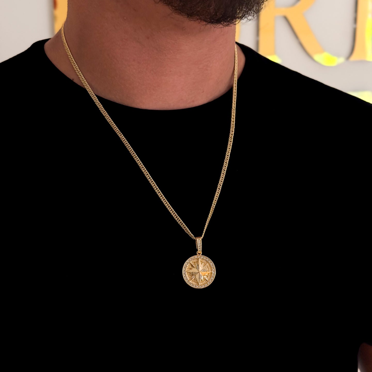 Colar Medalha Rosa Dos Ventos Cravejado P - Corrente Lacraia Banhado A Ouro 18k