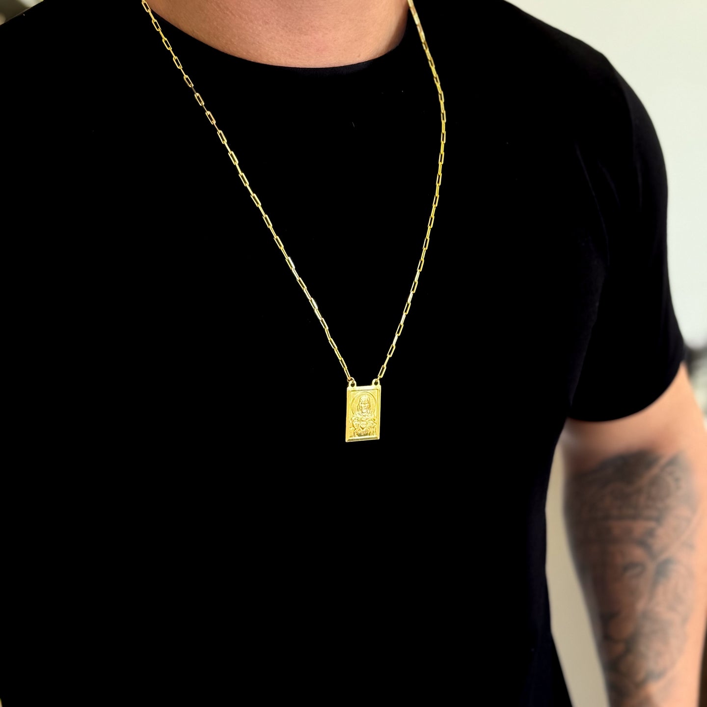 Escapulário Cadeado Alongado Sagrado Coração de Jesus 2mm 16gr 70cm Banhado A Ouro 18k