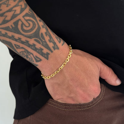 Colar Crucifixo Em Alto Relevo - Corrente e Pulseira Cadeado Banhado A Ouro 18k