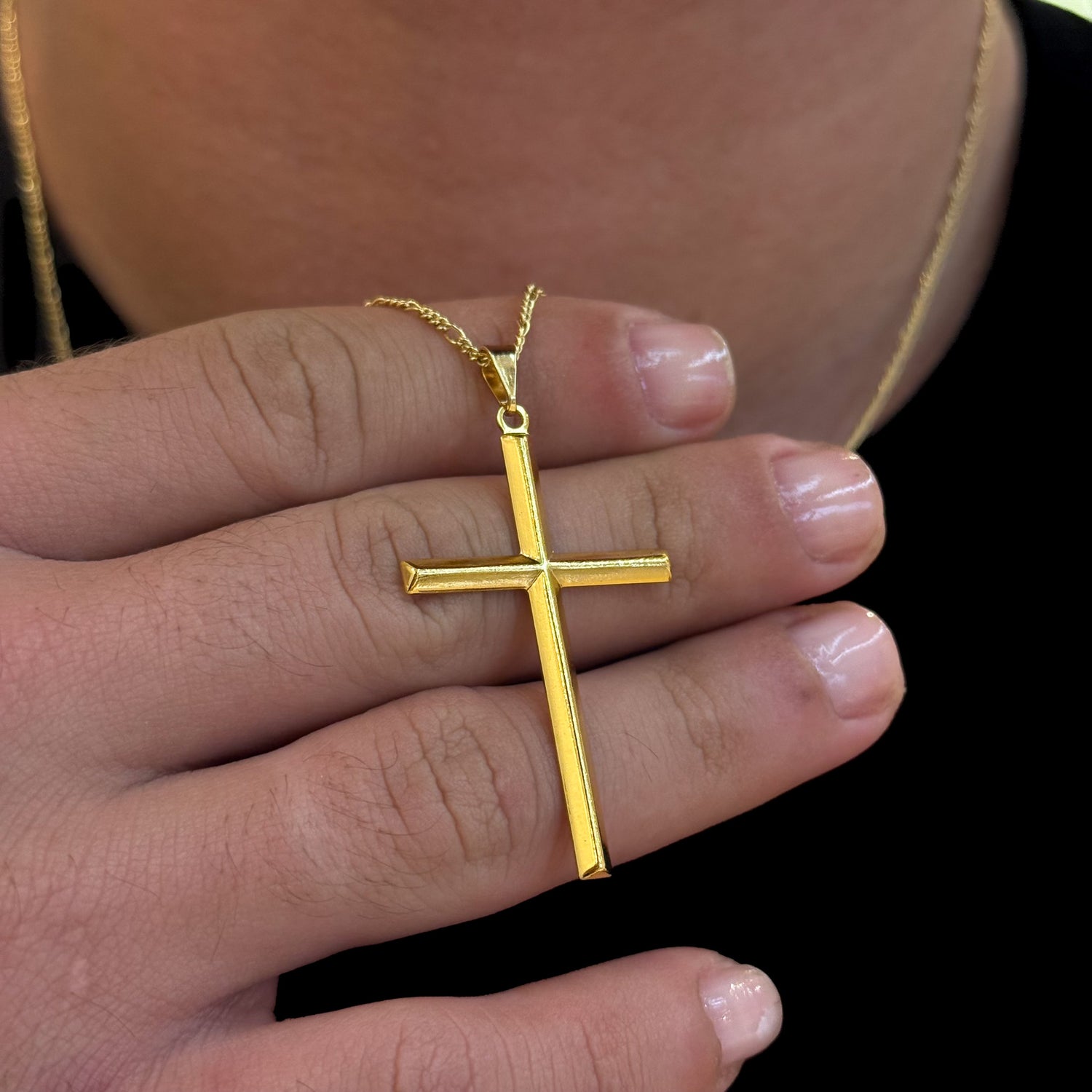 Colar Crucifixo Liso - Corrente 3 Por 1 Fígaro Banhado A Ouro 18k