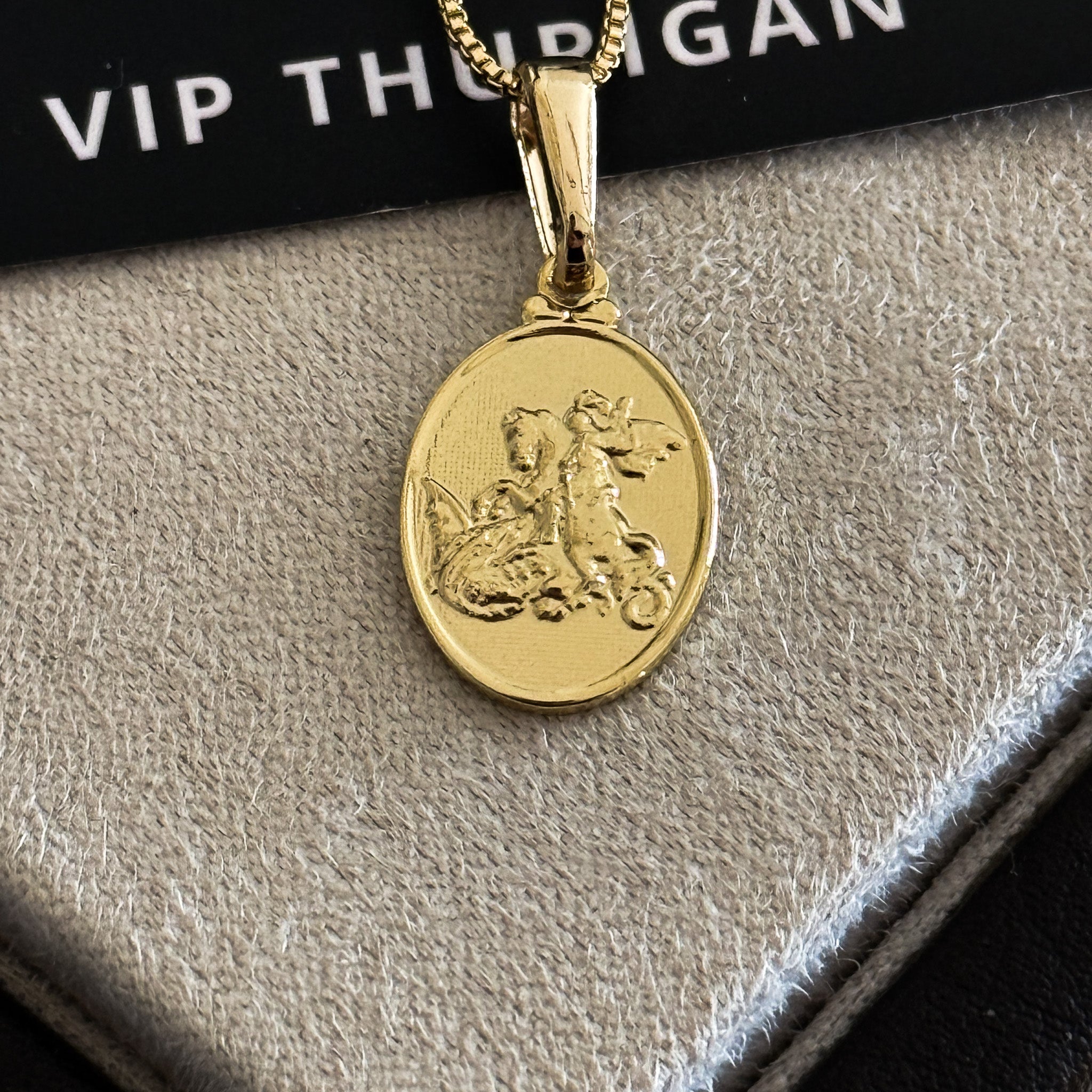 Pingente Plaquinha Oval São Jorge 3,5x2,5cm Banhado A Ouro 18k