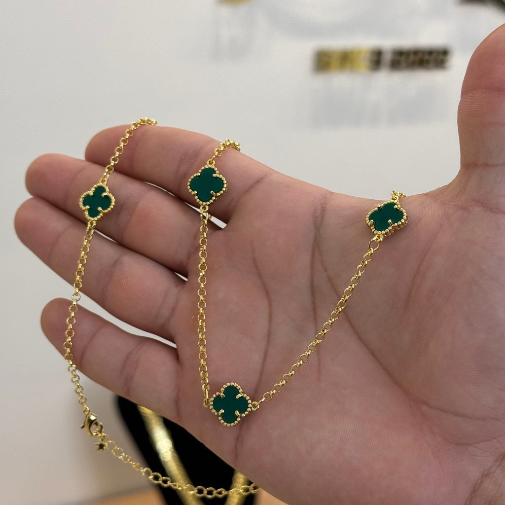Kit Corrente e Pulseira Elo Português 2mm Trevo Esmeralda Banhado A Ouro 18k