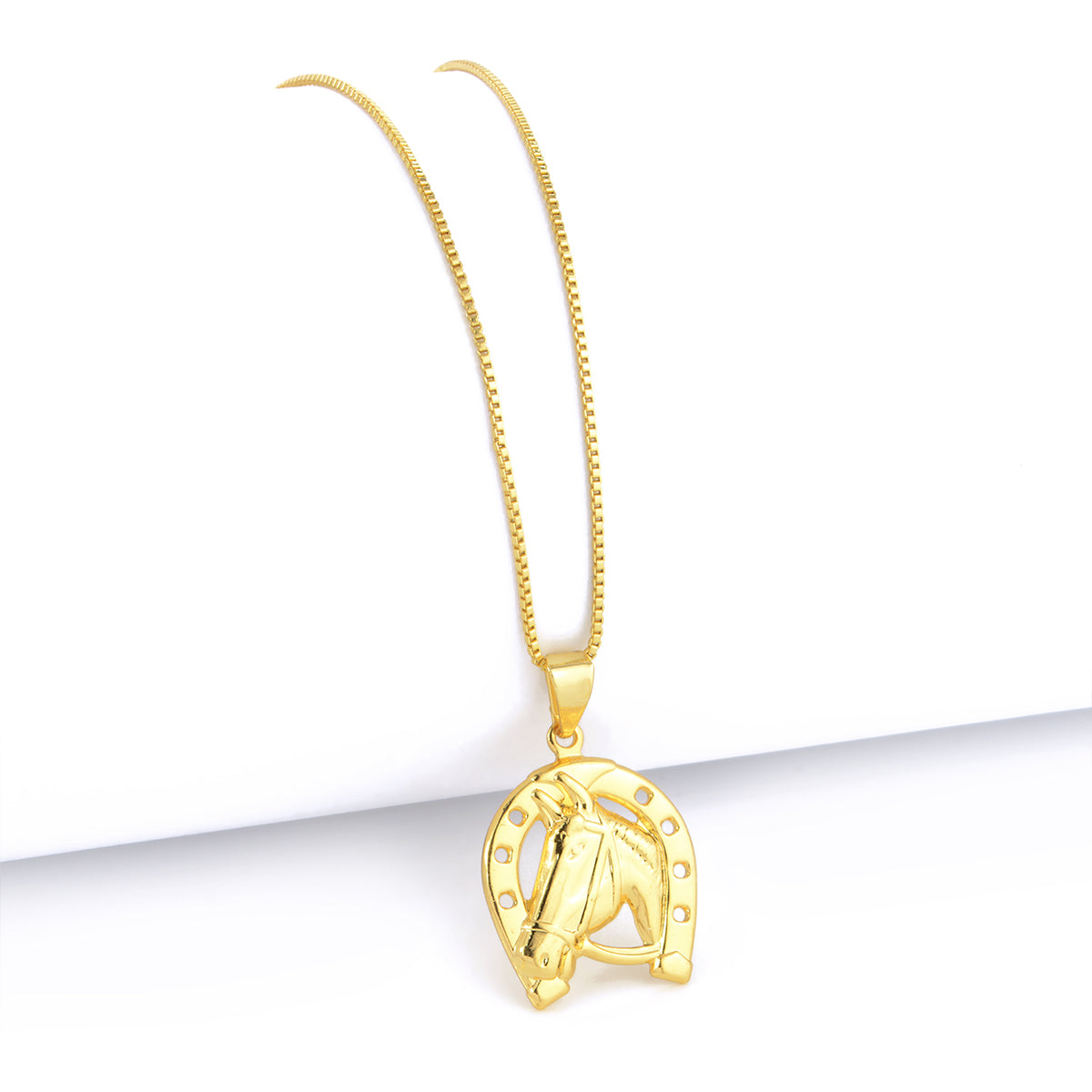 Pingente Ferradura Cavalo Vazado 2x1,5cm Banhado A Ouro 18k