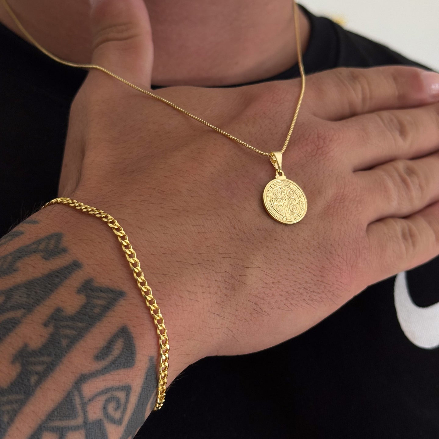 Colar Medalha De São Bento - Corrente Veneziana e Pulseira Grumet Banhado A Ouro 18k