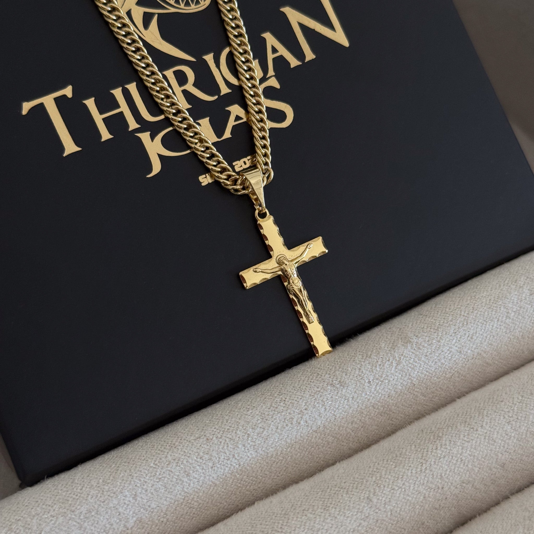 Colar Crucifixo Jesus Na Cruz 3D - Corrente Lacraia Banhado A Ouro 18k