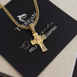Colar Crucifixo Face De Cristo Detalhado Cravejado P - Corrente Lacraia Banhado A Ouro 18k