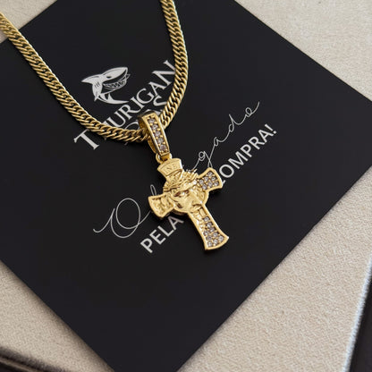 Colar Crucifixo Face De Cristo Detalhado Cravejado P - Corrente Lacraia Banhado A Ouro 18k