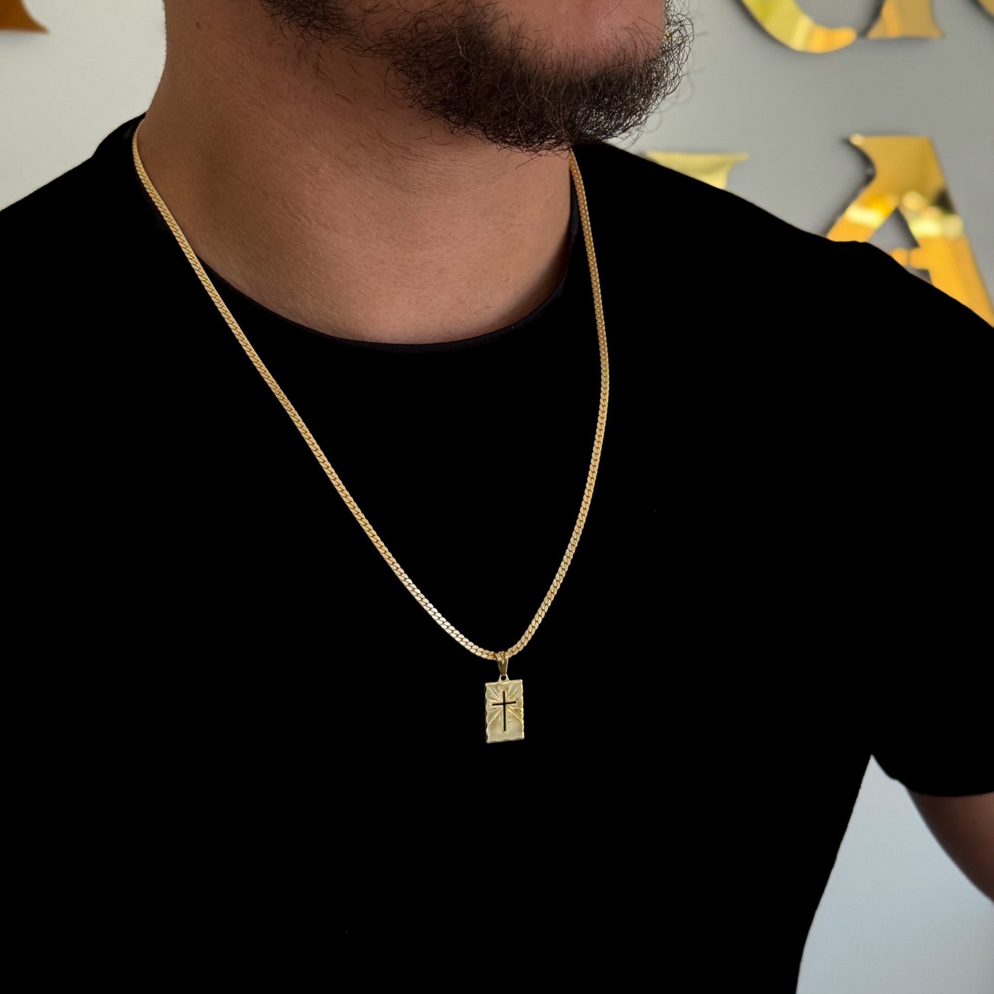 Colar Plaquinha Crucifixo Vazado - Corrente e Pulseira Grumet Flat Banhado A Ouro 18k