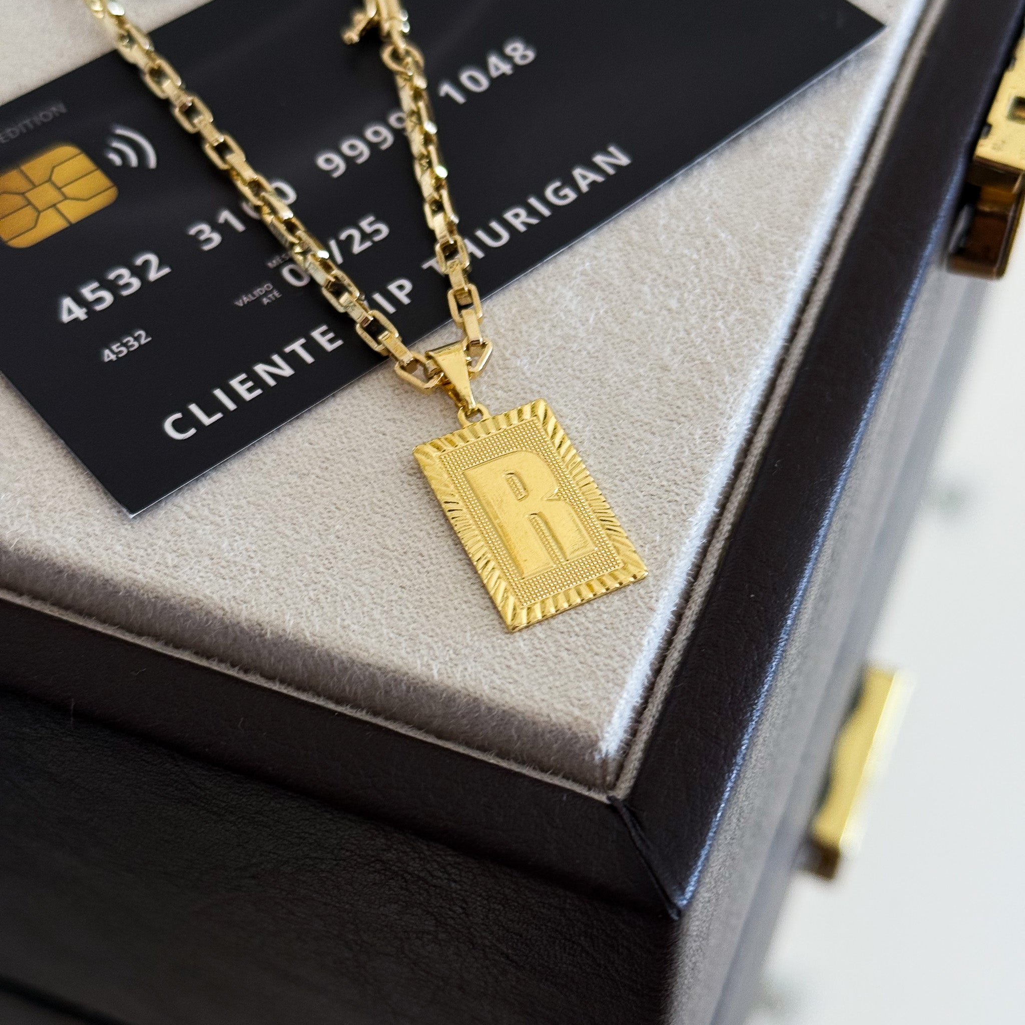 Colar Plaquinha De Letra - Corrente Veneziana Banhado A Ouro 18k