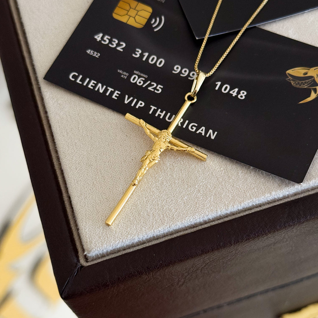 Pingente Crucifixo Palito Jesus G 5X3cm Banhado A Ouro 18k