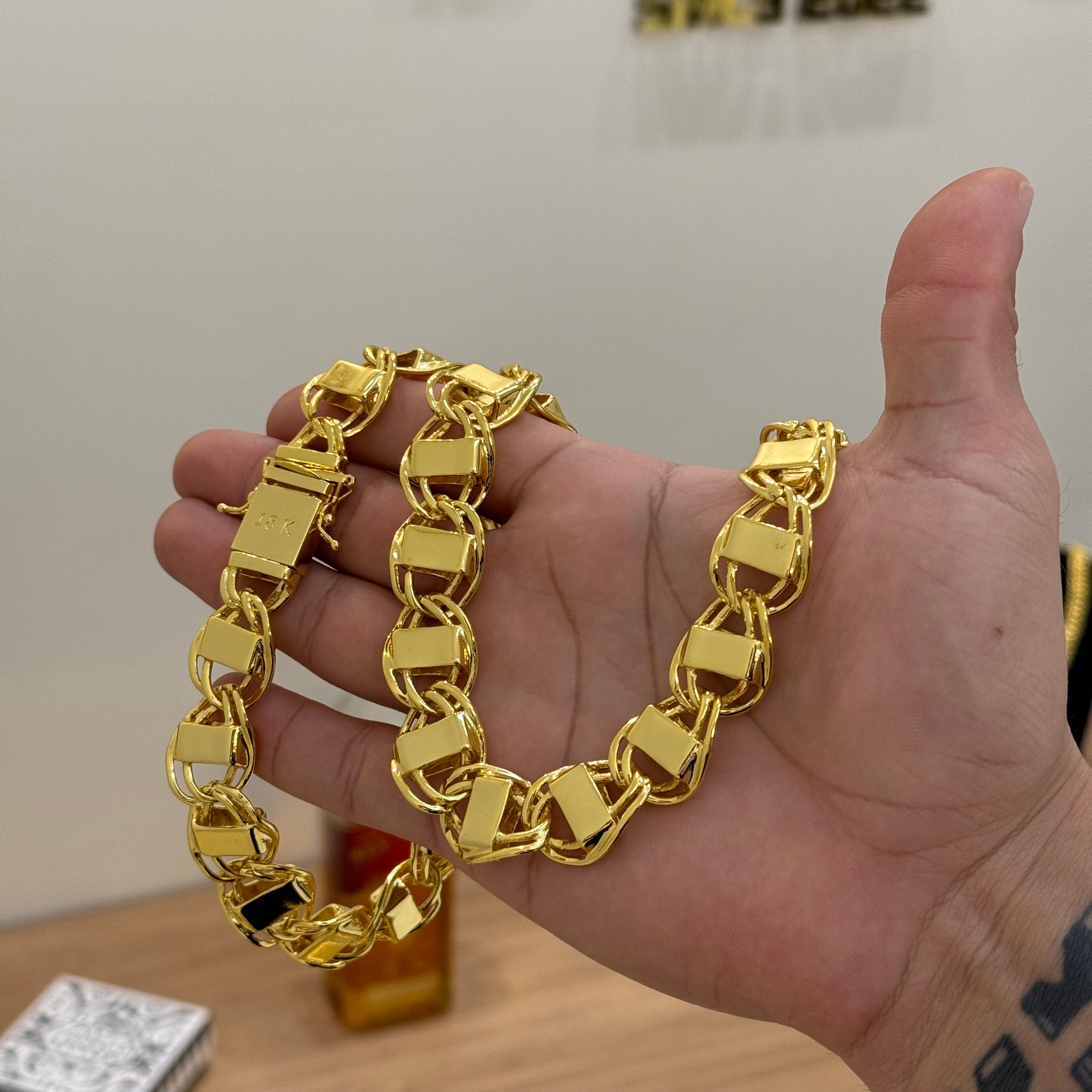 Corrente Dubai 16mm 154gr Fecho Duplo Banhado A Ouro 18k