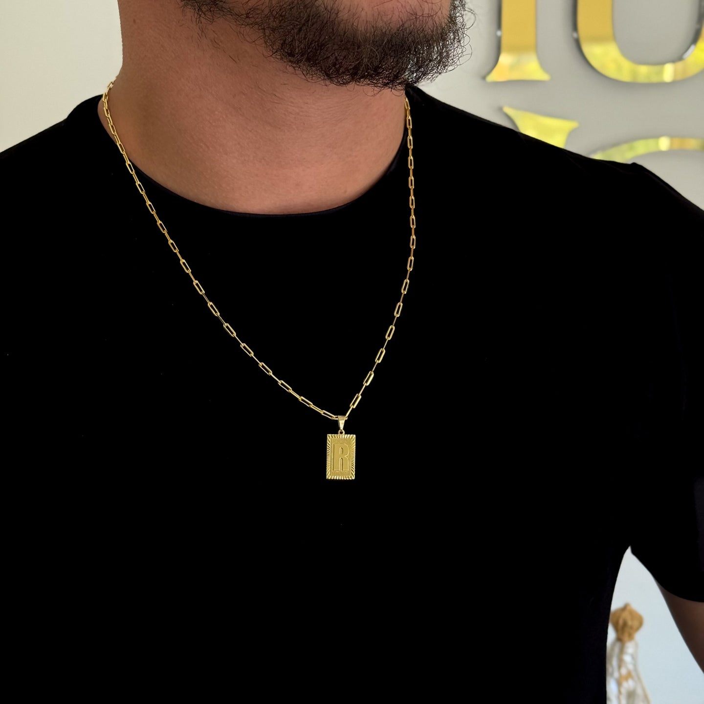 Colar Plaquinha De Letra - Corrente Cadeado Alongado Banhado A Ouro 18k
