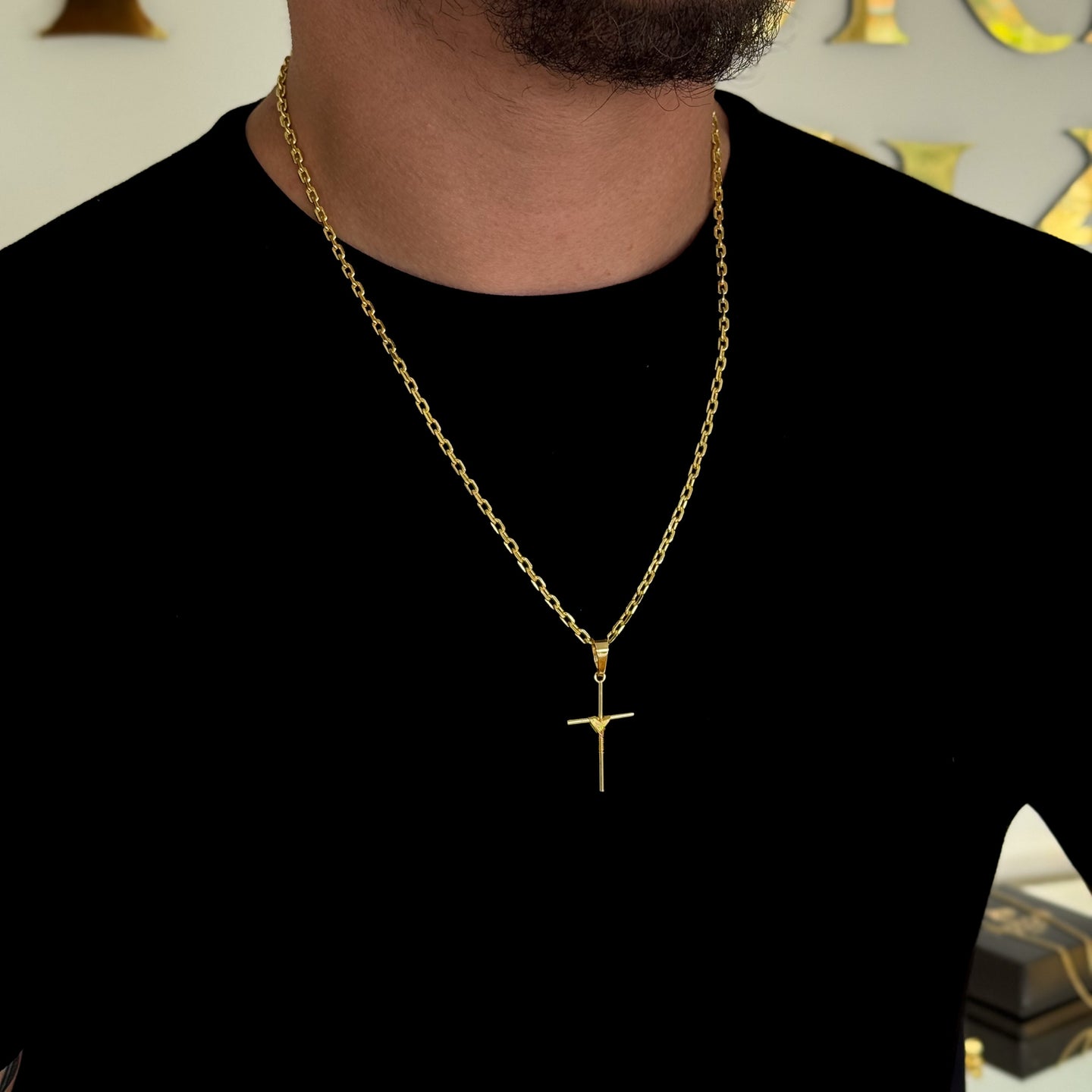Colar Crucifixo Palito M - Corrente Cadeado Banhado A Ouro 18k