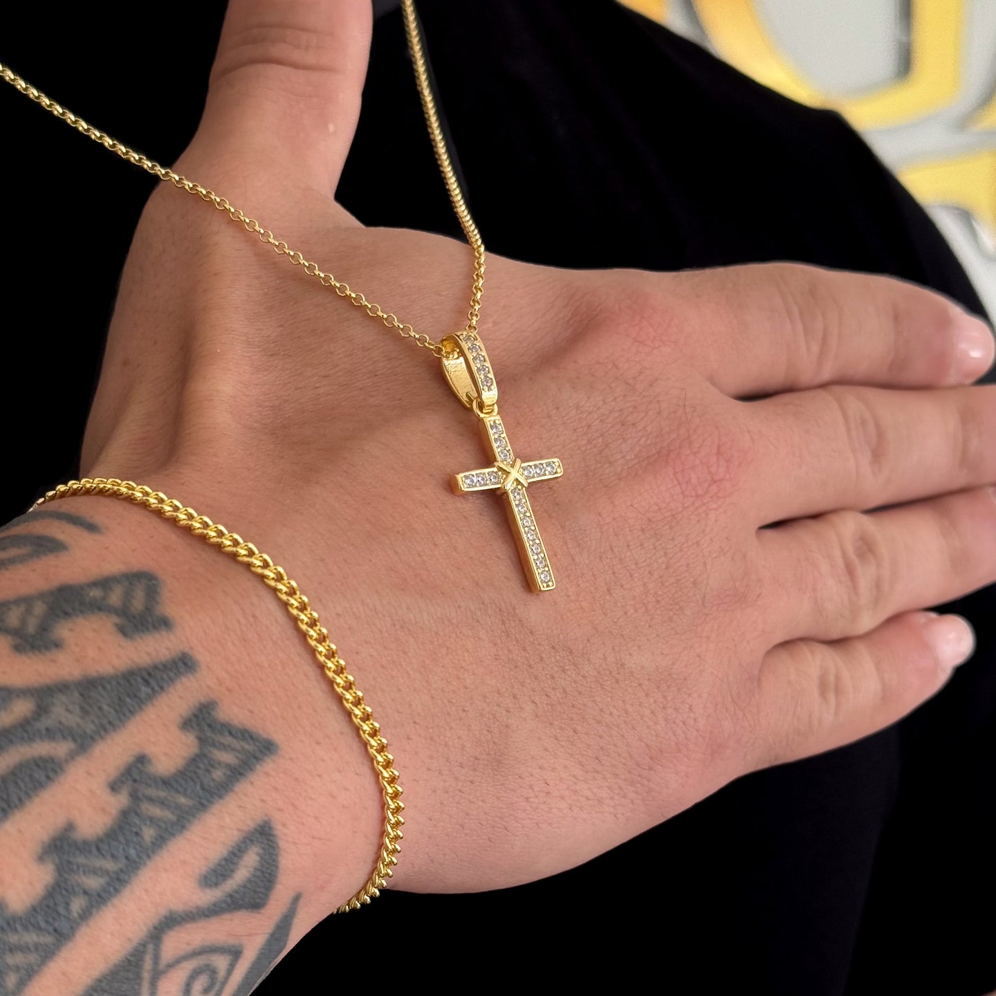 Colar Crucifixo Amarrado - Corrente Elo Português e Pulseira Grumet Cuban Banhado A Ouro 18k