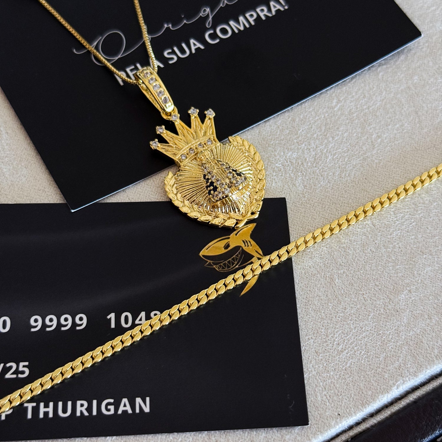 Colar Coração N. Sra. Aparecida Cravejado P - Corrente Veneziana e Pulseira Grumet Flat Banhado A Ouro 18k