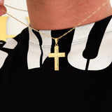 Colar Crucifixo Em Alto Relevo - Corrente Cadeado Alongado e Pulseira Grumet Flat Banhado A Ouro 18k
