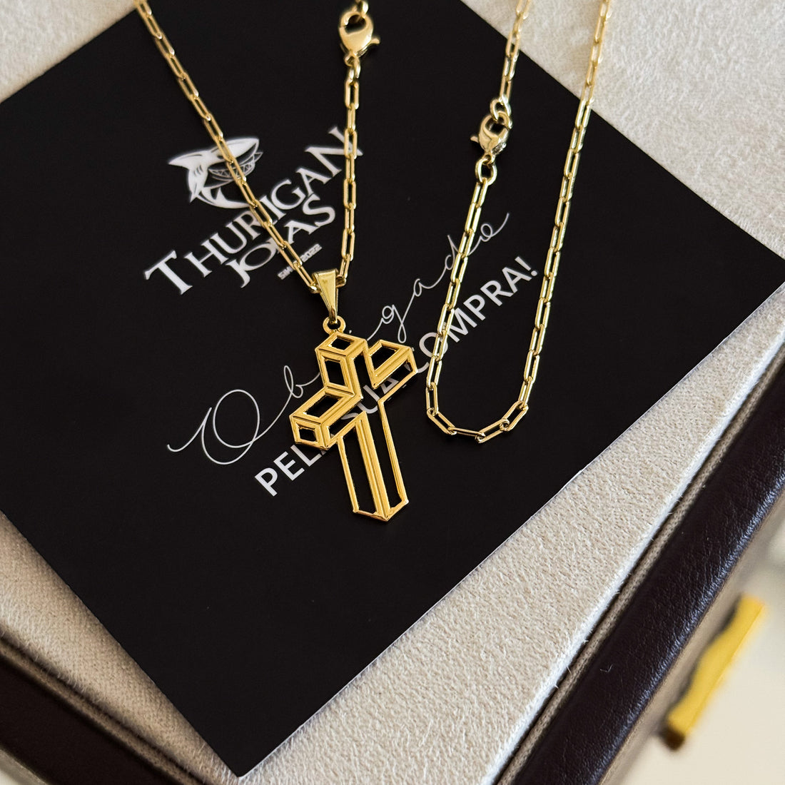 Colar Crucifixo 3D - Corrente e Pulseira Cadeado Alongado Banhado A Ouro 18k