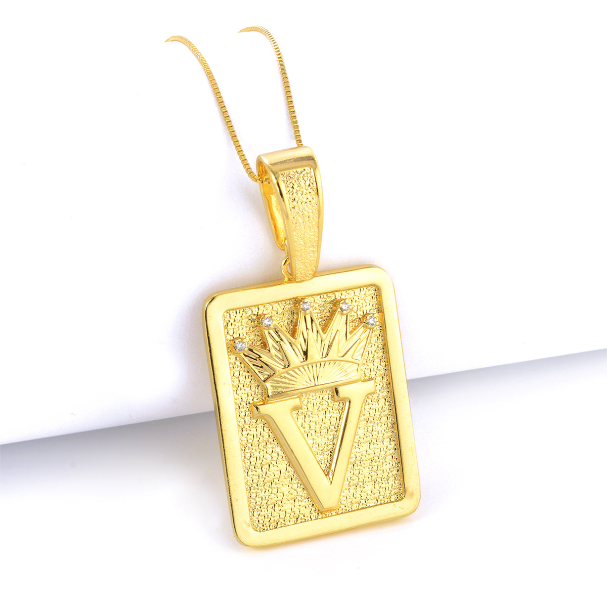 Pingente Plaquinha De Letra Cravejado 4x3cm Banhado A Ouro 18k
