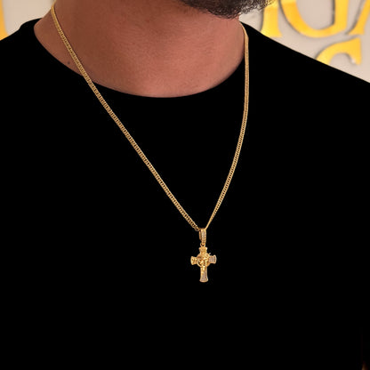 Colar Crucifixo Face De Cristo Detalhado Cravejado P - Corrente e Pulseira Lacraia Banhado A Ouro 18k